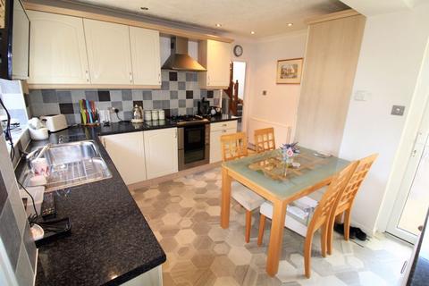 8 Shelley Close, Banstead, SM7 1EE