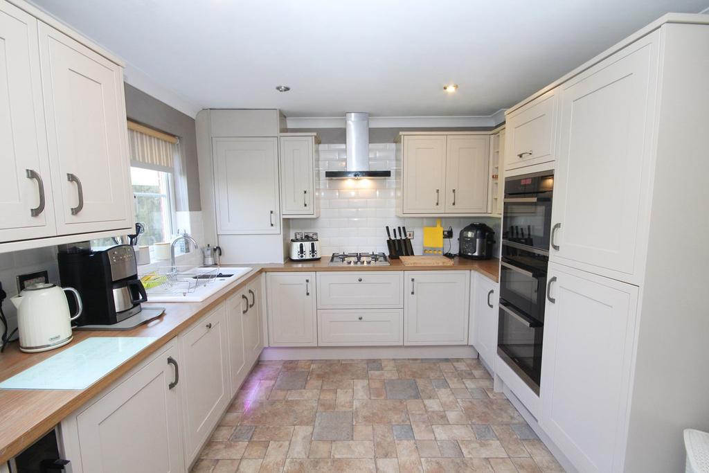 Spires Gardens, Winwick, Warrington, WA2 3 bed townhouse £330,000