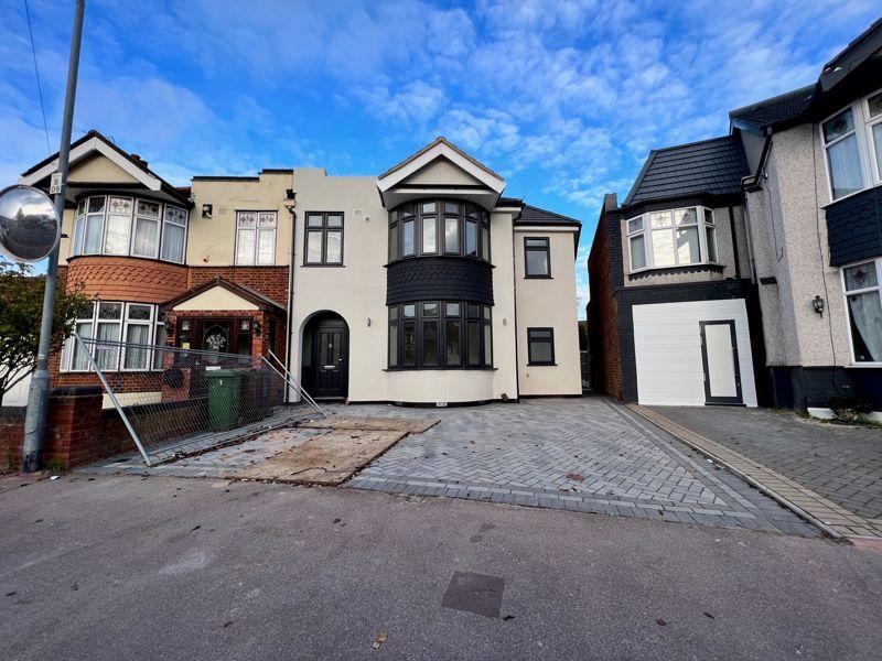 Beccles Drive, Barking 5 bed semidetached house £900,000