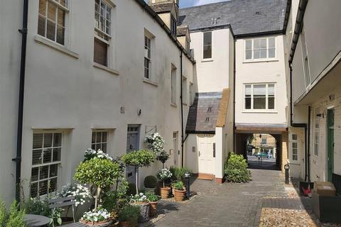 2 bedroom flat for sale, High Street, Chipping Norton