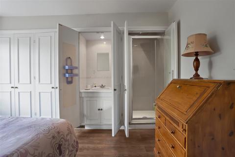 244 Foresters Drive, Wallington, SM6 9LE