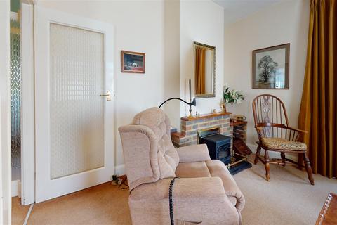 65 Rough Common Road, Rough Common, Canterbury, CT2 9DQ