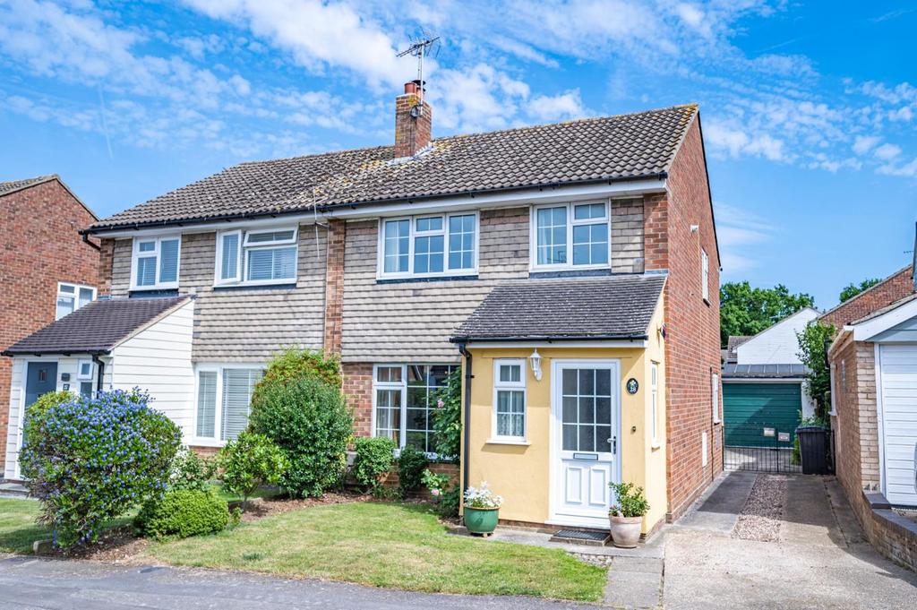 Barnston Green, Barnston, Dunmow 3 bed semidetached house £425,000