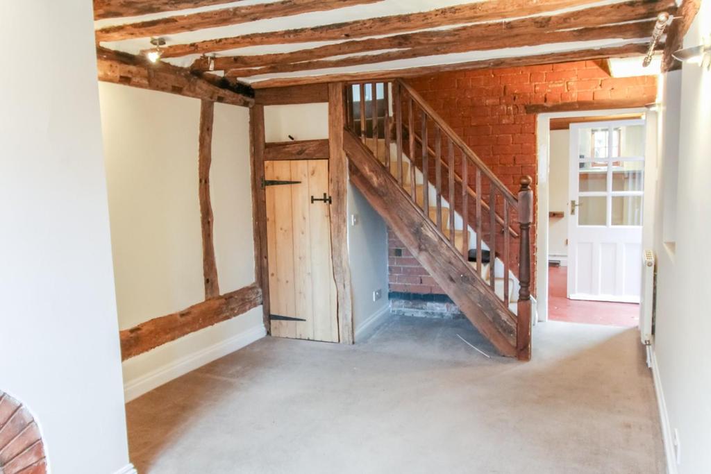 81 West Living.JPG