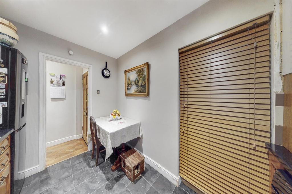 14 Elmwood Court - ogff J4 Vyk P2 Yq3 Gt07 Xt.jpg