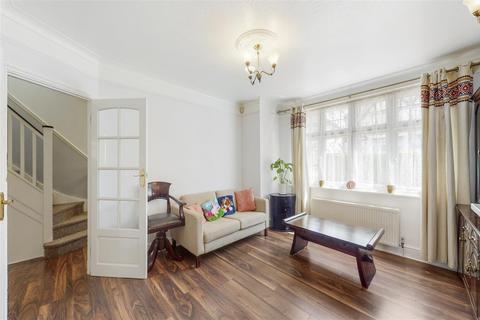 16 Abbotts Drive, Wembley, HA0 3SD