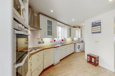 16 Abbotts Drive, Wembley, HA0 3SD
