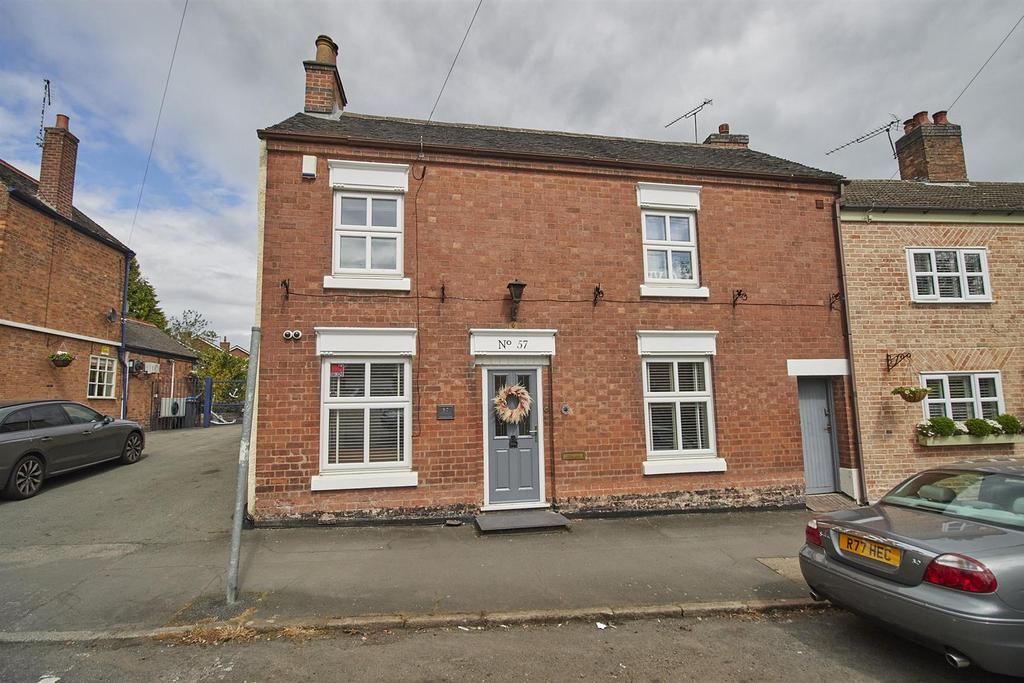 Church Street, Burbage 3 bed semidetached house £350,000