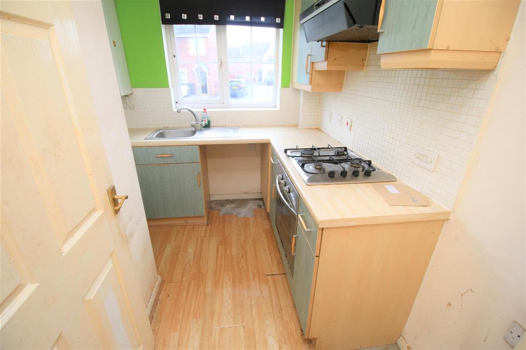 Hatters Court, Bedworth 2 bed terraced house £150,000
