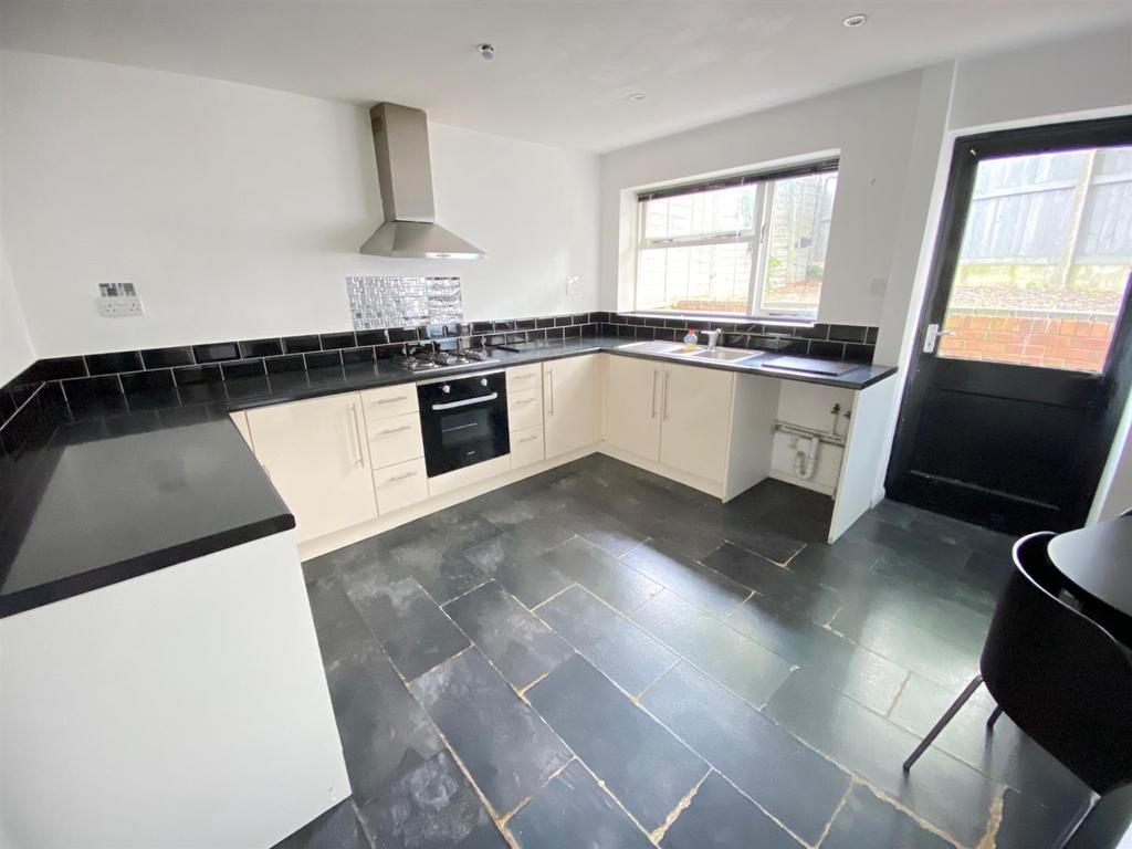 Church Avenue, Stourbridge, DY8 4JZ 3 bed semidetached house for sale