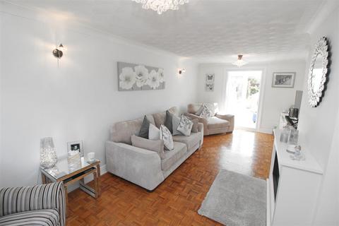 14 Angus Drive, Bletchley, Milton Keynes, MK3 7NF