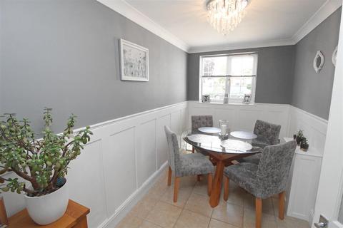 14 Angus Drive, Bletchley, Milton Keynes, MK3 7NF
