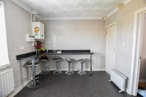 16 Gloucester Road, Gravesend, DA12 5JY