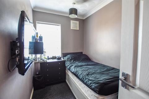 16 Gloucester Road, Gravesend, DA12 5JY
