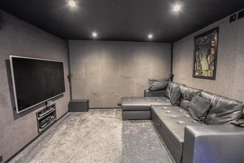 16 Gloucester Road, Gravesend, DA12 5JY