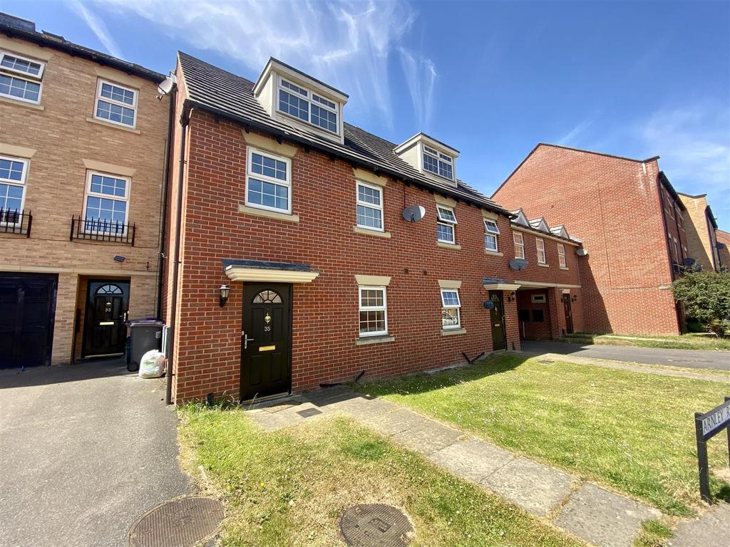 Farnley Road, Woodfield Plantation, Doncaster 3 bed townhouse £750