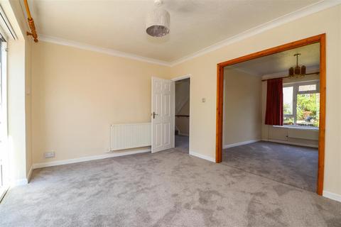 18 Croft Way, Horsham, RH12 2AS