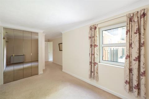2 bedroom flat for sale - Roebuck Close, Bancroft Road, Reigate, RH2