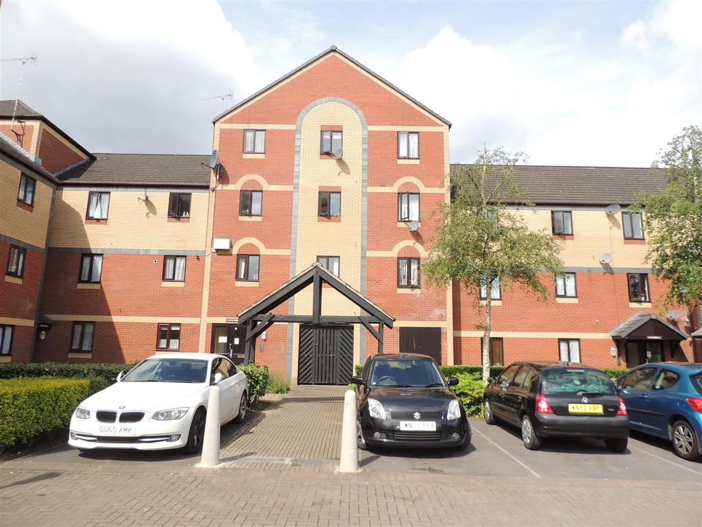 Crates Close, Kingswood, Bristol 2 bed apartment £850 pcm (£196 pw)