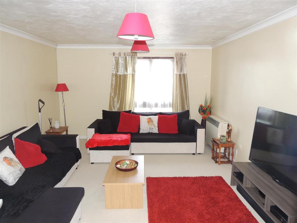 Crates Close, Kingswood, Bristol 2 bed apartment £850 pcm (£196 pw)