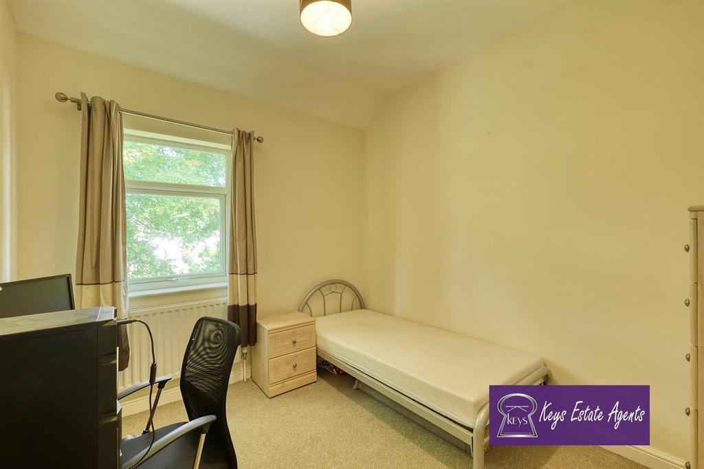 BEDROOM (rear)