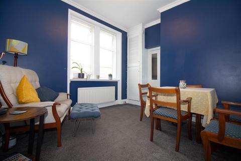 106 Windsor Avenue, Gateshead, NE8 4NX