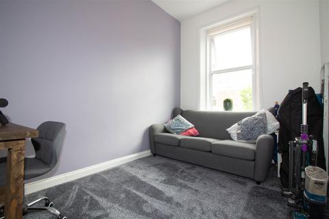 106 Windsor Avenue, Gateshead, NE8 4NX
