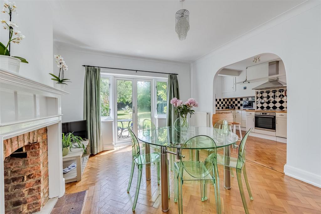 Banstead Road South, Sutton 4 bed semidetached house £825,000