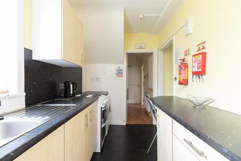 17 Polepark Road, Dundee, DD1 5QT