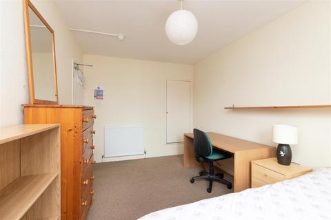 17 Polepark Road, Dundee, DD1 5QT