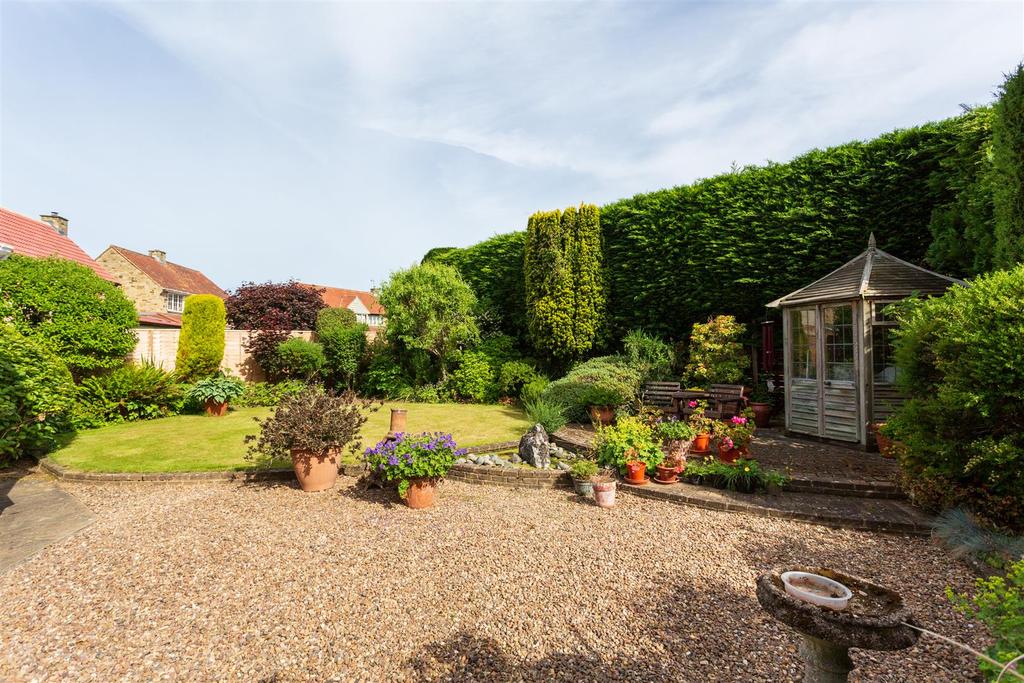 Millbeck Green, Collingham, Wetherby 4 bed detached house £635,000