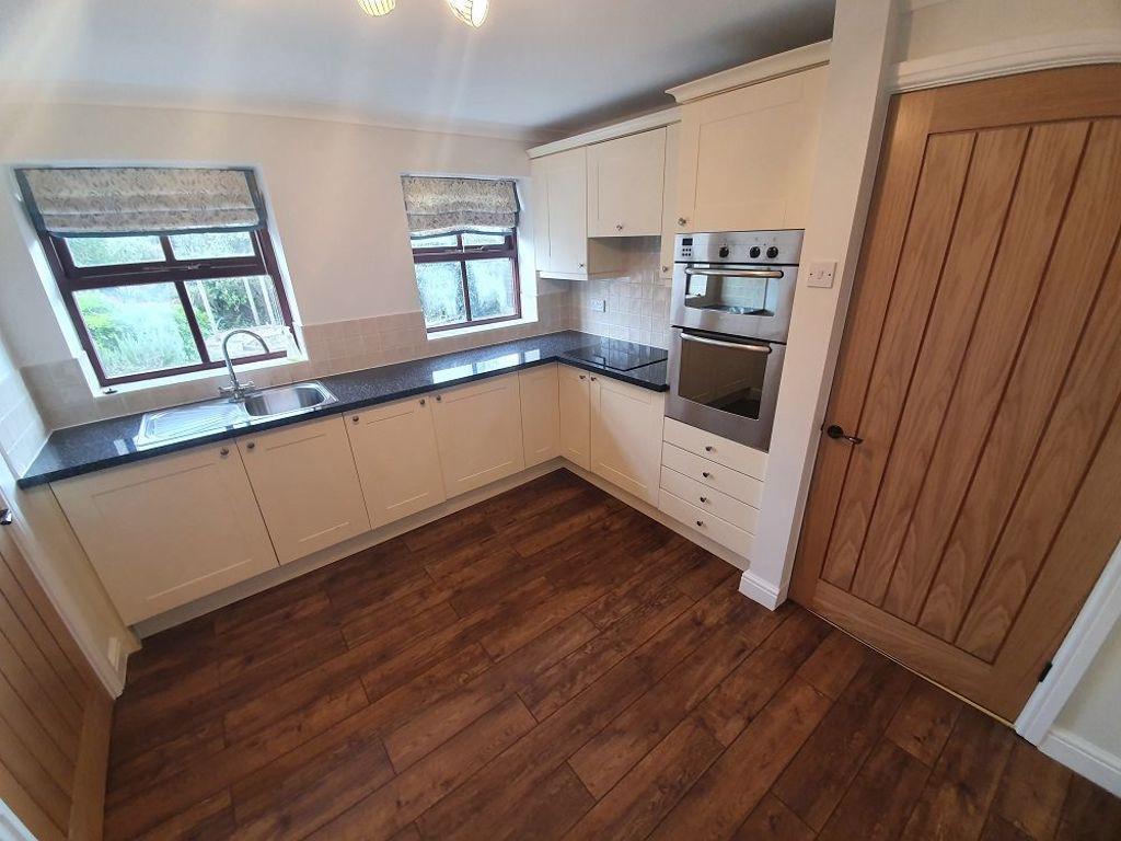 Clent View, Haybridge Avenue, Hagley 3 bed detached house £1,250 pcm