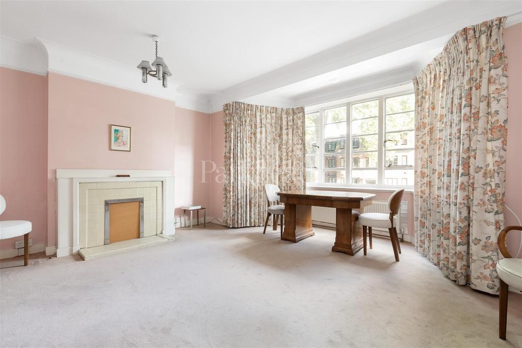 Wedderburn Road, Belsize Park NW3 2 bed flat £950,000