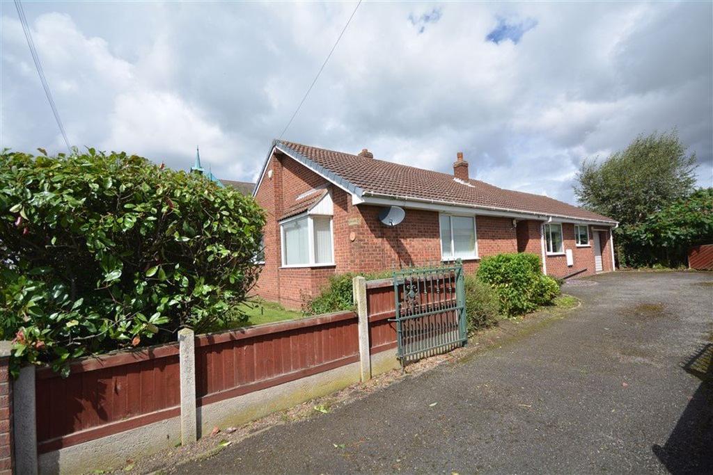 Sunnydene, Main Street, Hensall, DN14 2 bed bungalow £900 pcm (£208 pw)