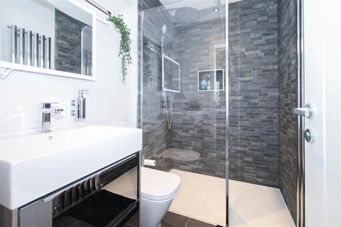 10 Moorescroft, Kelvedon Hatch, Brentwood, CM15 0XF