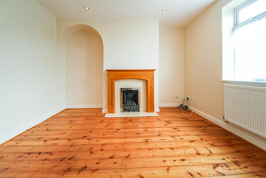 Hambridge Road, Itchington... 3 bed terraced house £239,000