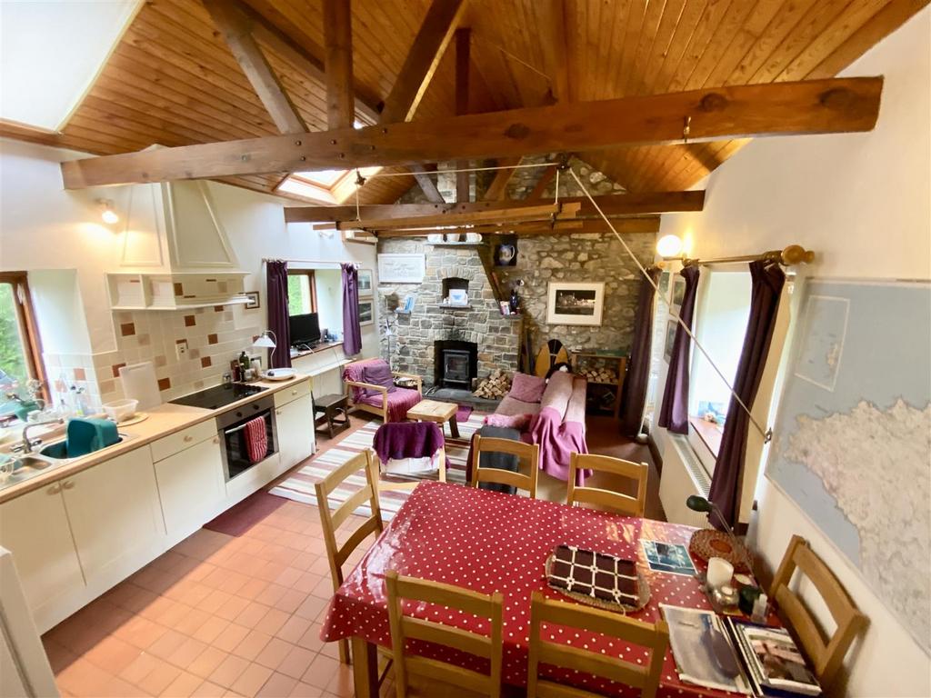 Living Room/Kitchen
