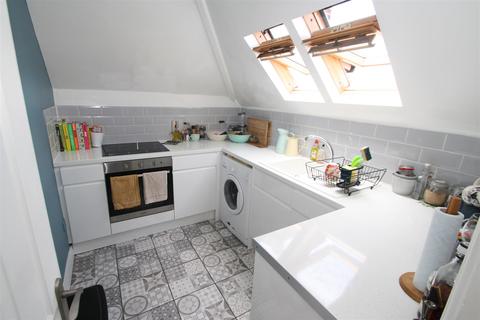 1 bedroom flat to rent - Leigh Road, Leigh-On-Sea