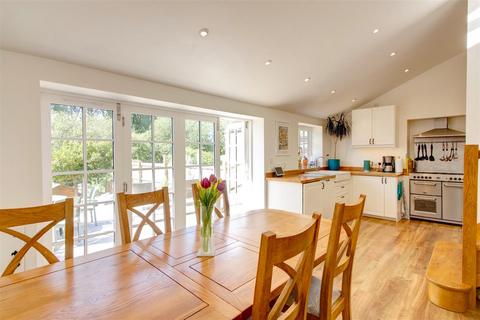 8 Kings Wall, Malmesbury, SN16 9BJ
