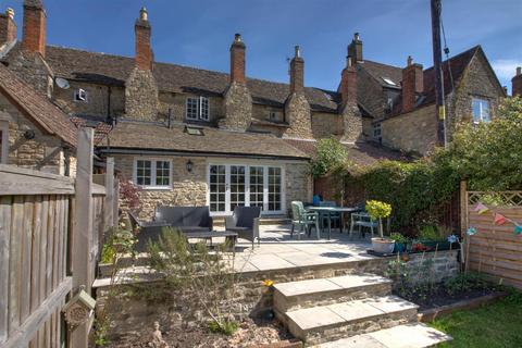 8 Kings Wall, Malmesbury, SN16 9BJ