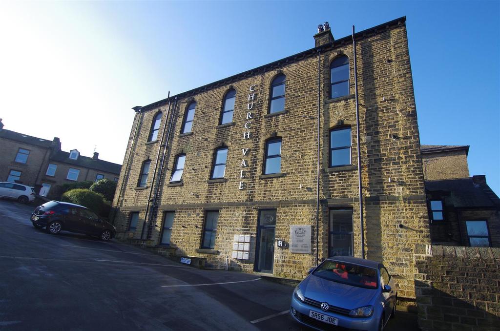 Church Vale Apartments, Greetland... 1 bed apartment £550 pcm (£127 pw)