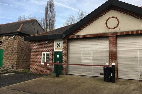 Industrial unit to rent - Unit 8, Brook House, New Hythe Lane, Larkfield, Aylesford, Kent, ME20 6GN
