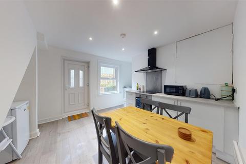 37 Coolinge Road, Folkestone, CT20 1EW