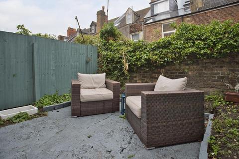 37 Coolinge Road, Folkestone, CT20 1EW