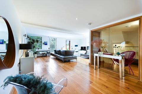 26 Rivermead Close, Teddington, TW11 9NL