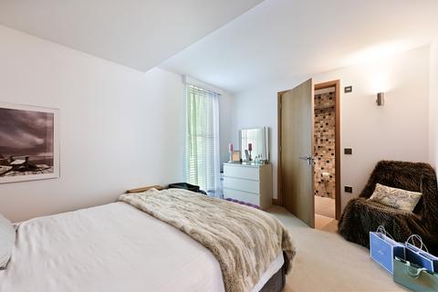 26 Rivermead Close, Teddington, TW11 9NL