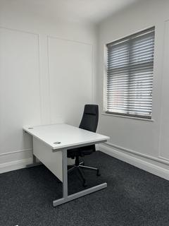 Serviced office to rent - 19-21 Eastern Road,Romford,