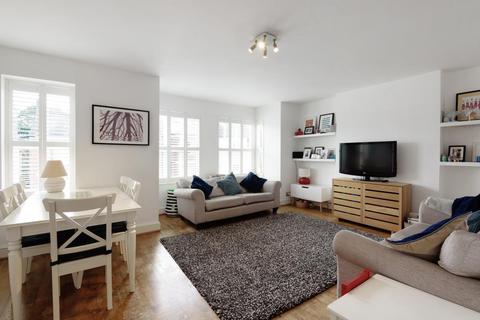 28b Wolfington Road, London, SE27 0JF