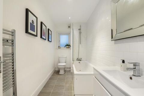 28b Wolfington Road, London, SE27 0JF