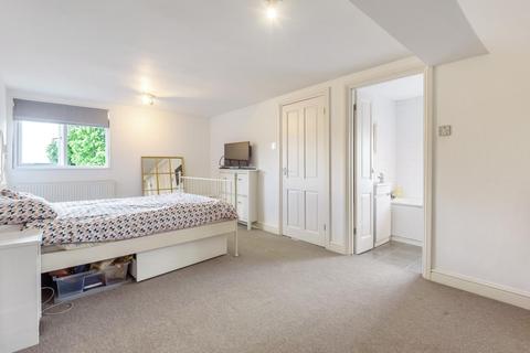 28b Wolfington Road, London, SE27 0JF